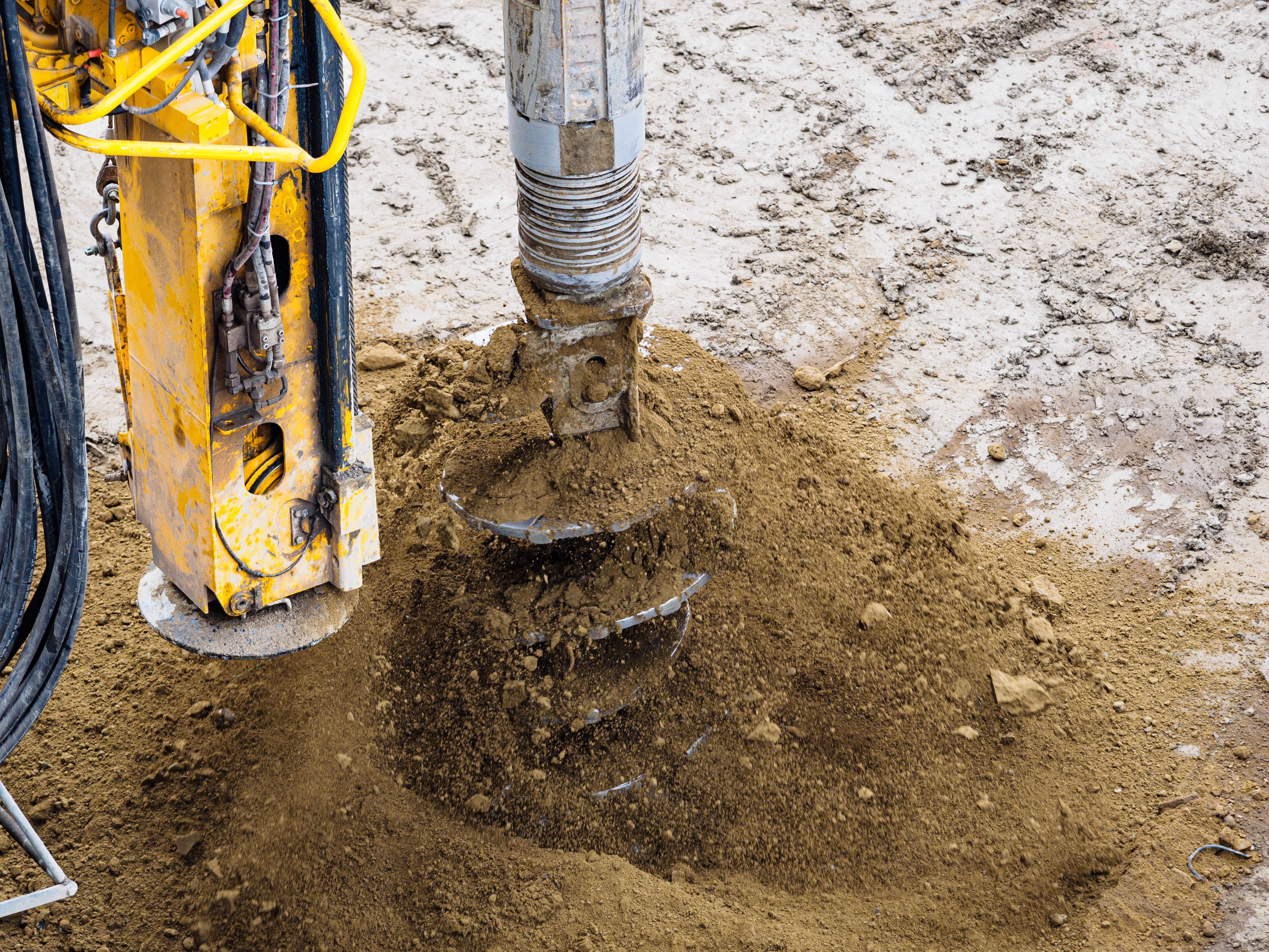 Borehole drilling rig